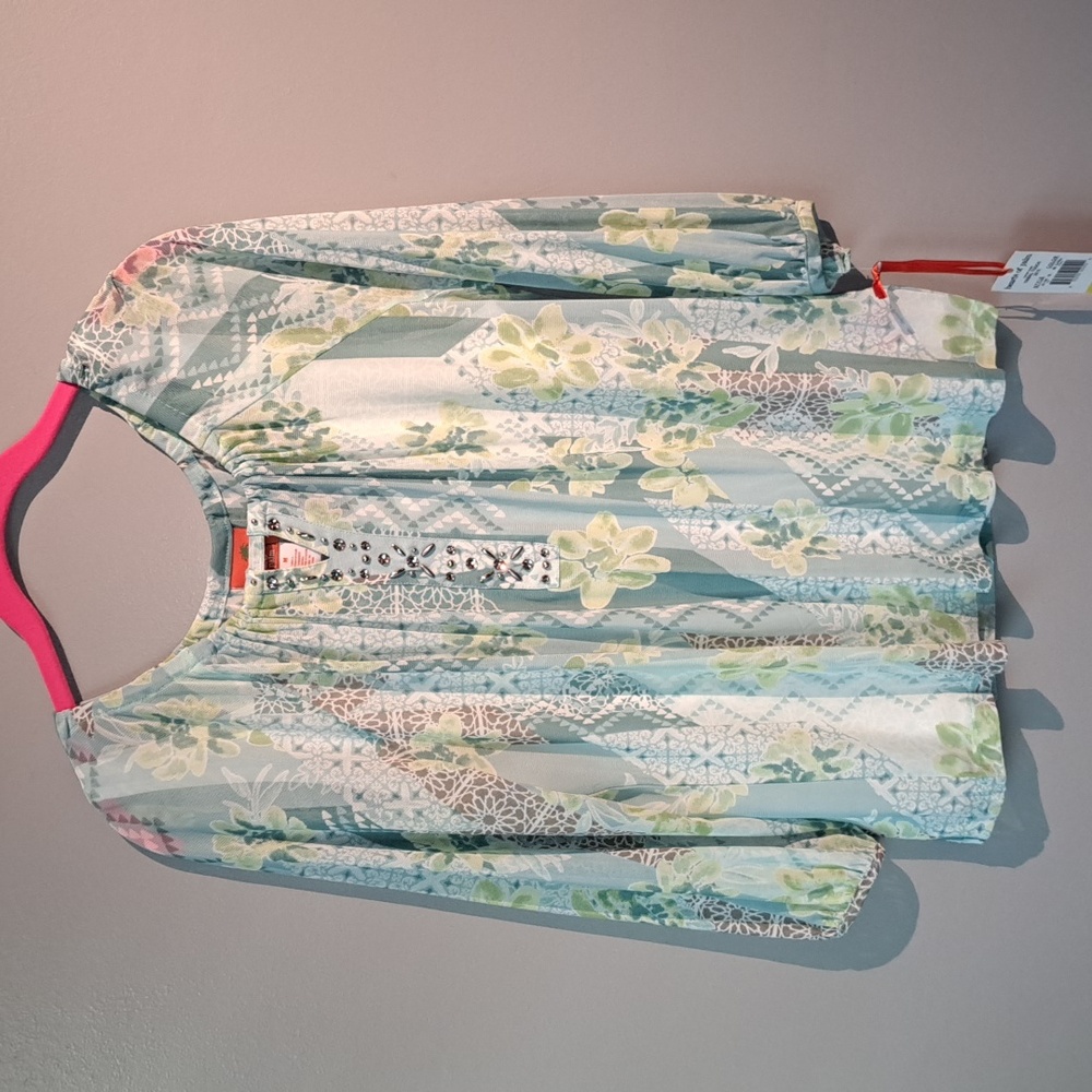 NWT Hearts of Palm Blouse Sz Medium
